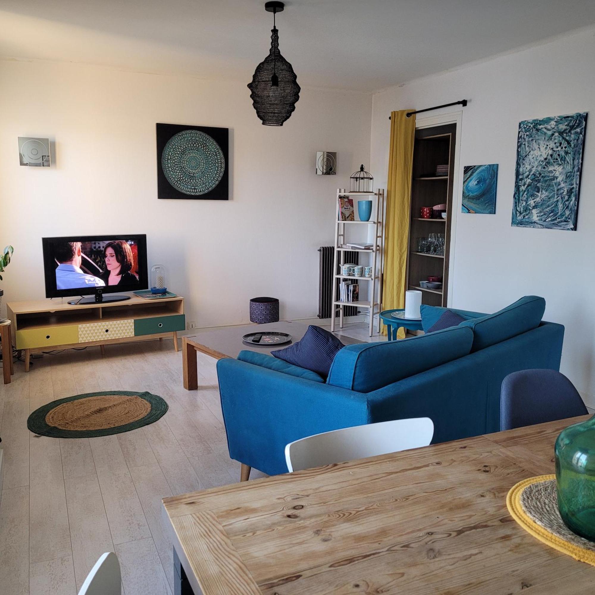 Charmant Appartement A Deux Pas Du Centre Historique كْيَمبيه الغرفة الصورة